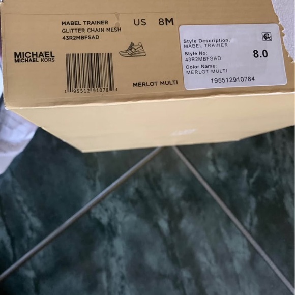 Michael Kors Sneakers - Picture 2 of 5